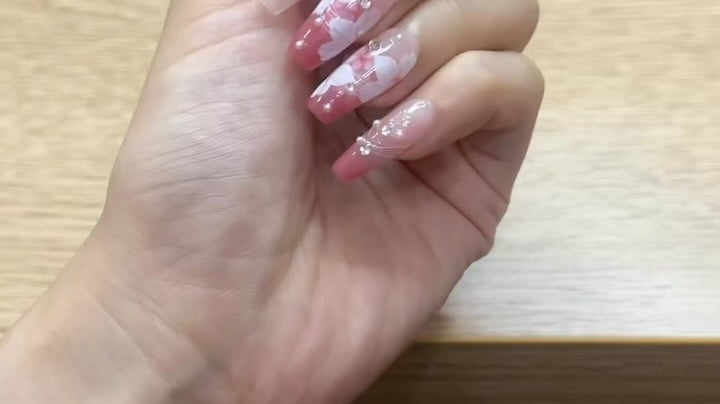 Want to see how strong my press-on nails? Watch this!
#nailstest #pressontoenails #ellievincynails #nailschallenge #reusablenails #stickytabs #nailtutorial #pressonnailstutorial #nails