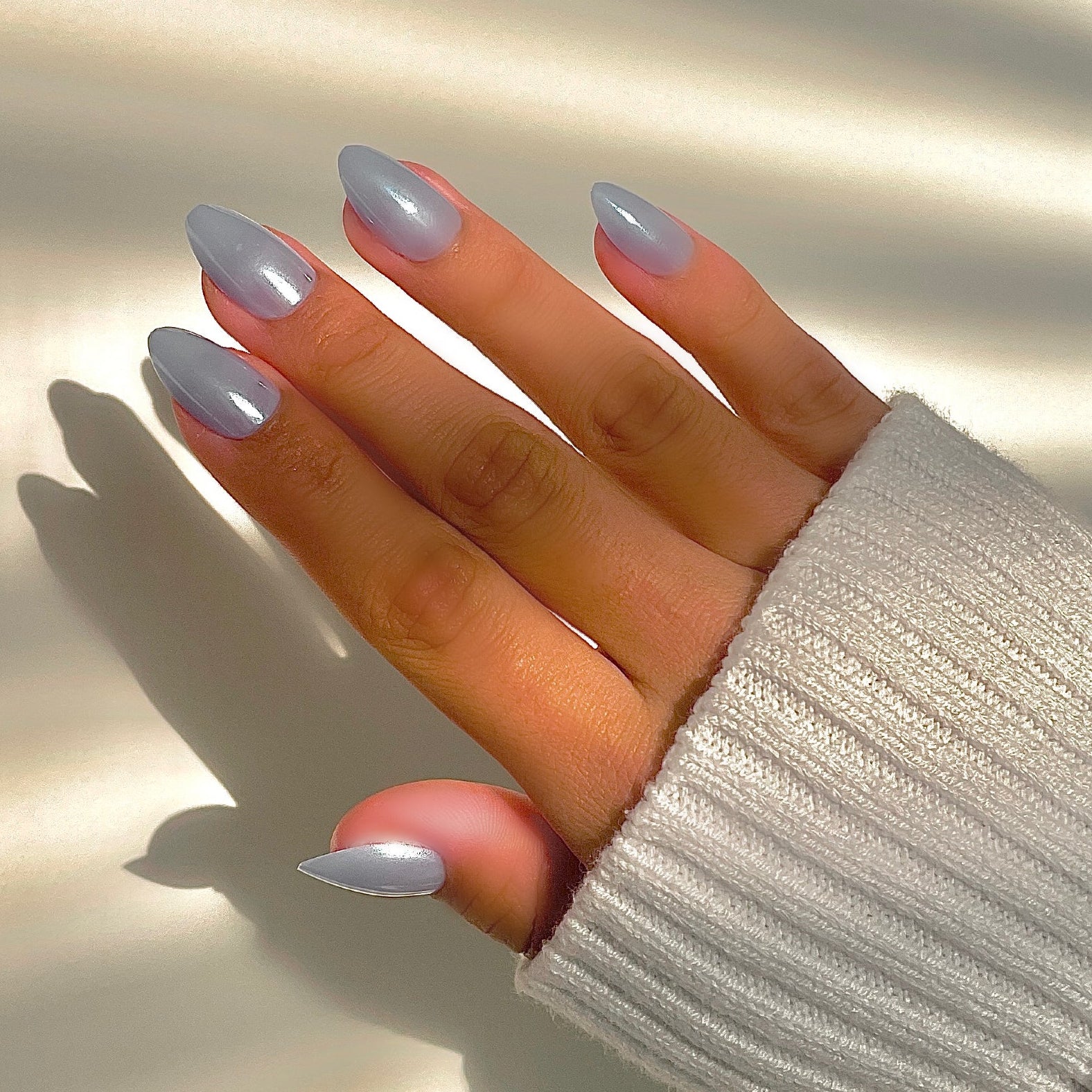 Blue Glazed,Ellie Vincy Press on Nails,Medium Almond,Solid color, Chrome, Blue press on nails,30 pcs, False nails,Reusable,Glue on nails,Sticky on nails,Pop on nails