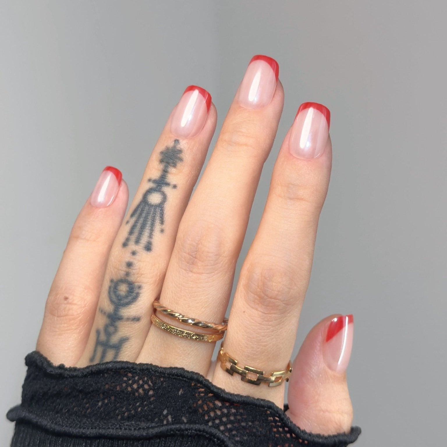 Bold Scarlet,Ellie Vincy Press on Nails,Short Square,French tip, Chrome, Red press on nails,30 pcs, False nails,Reusable,Glue on nails,Sticky on nails,Pop on nails