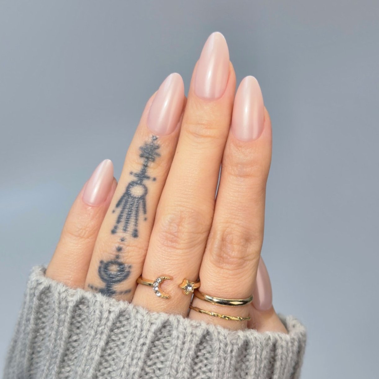 Pearl Pink Radiance,Ellie Vincy,Short Almond,Glitter, Solid color, Pink press on nails,30 pcs, false nails,reusable,glue on nails