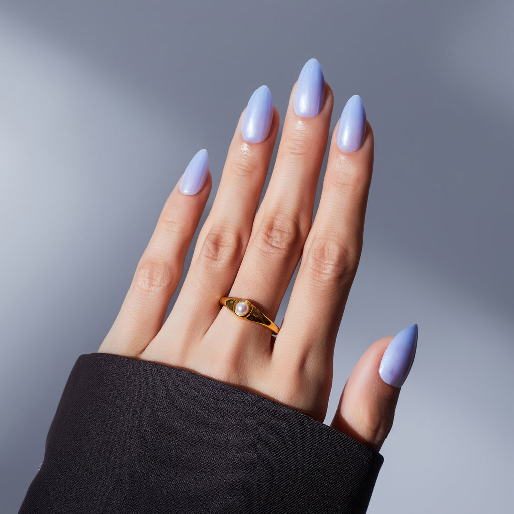 blue nails, blue glazed nails, blue chrome nails, press on nails, sky blue nails, glued on nails，ice blue nails, light blue nails, blue acrylic nails, sky blue nails