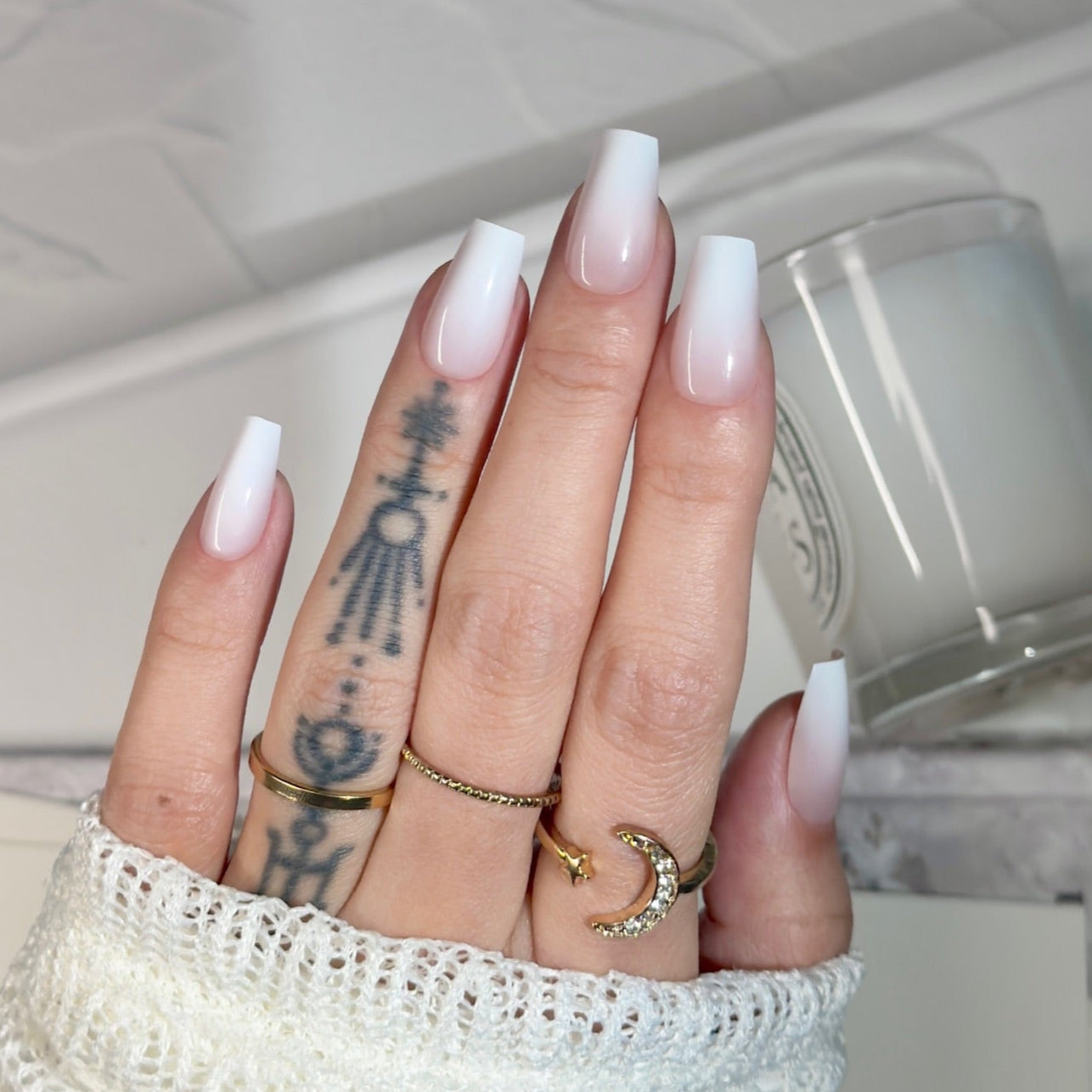 Baby Boomer Nude Medium Coffin,Ellie Vincy Press on Nails,Medium  Coffin,Ombre, White press on nails,28 pcs, False nails,Reusable,Glue on nails,Sticky on nails,Pop on nails