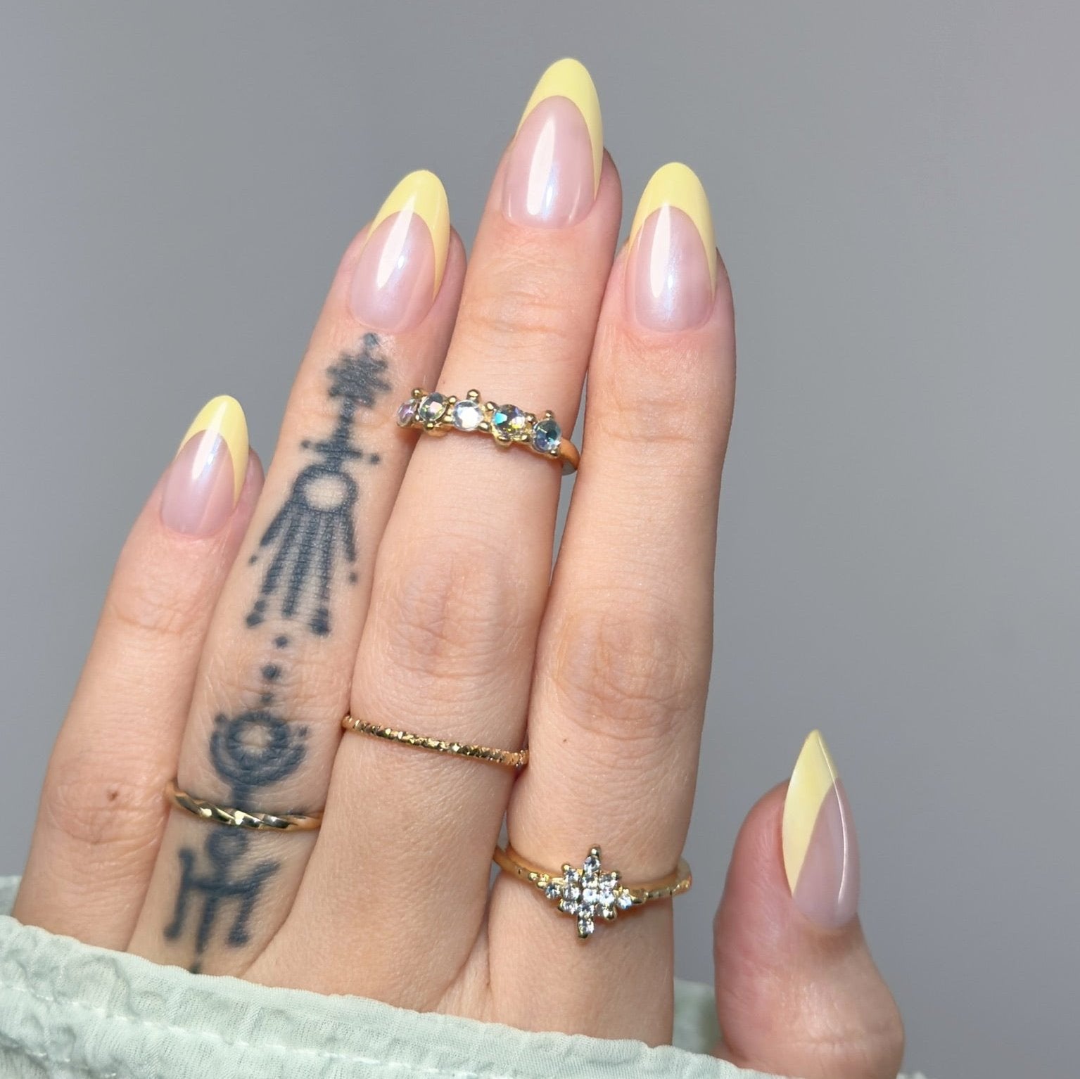 Lemon Tip｜New,Ellie Vincy Press on Nails,  Almond,French tip, Chrome, Yellow press on nails,30 pcs, False nails,Reusable,Glue on nails,Sticky on nails,Pop on nails