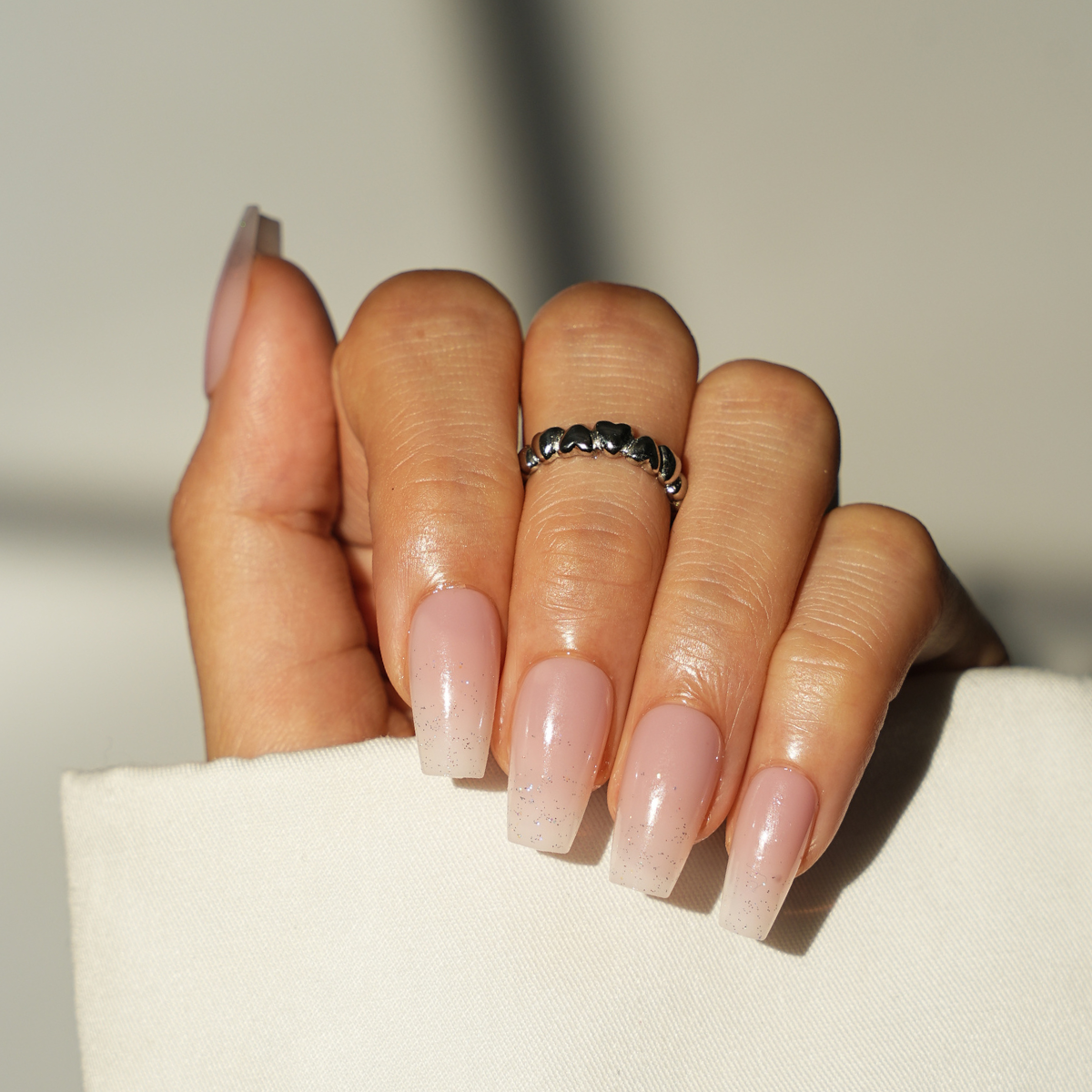 Ellie Vincy Medium Coffin Press on Glue on Nails – Frosty Pink,Ellie Vincy Press on Nails,Medium  Coffin,Glitter, Ombre, Pink press on nails,30 pcs, False nails,Reusable,Glue on nails,Sticky on nails,Pop on nails